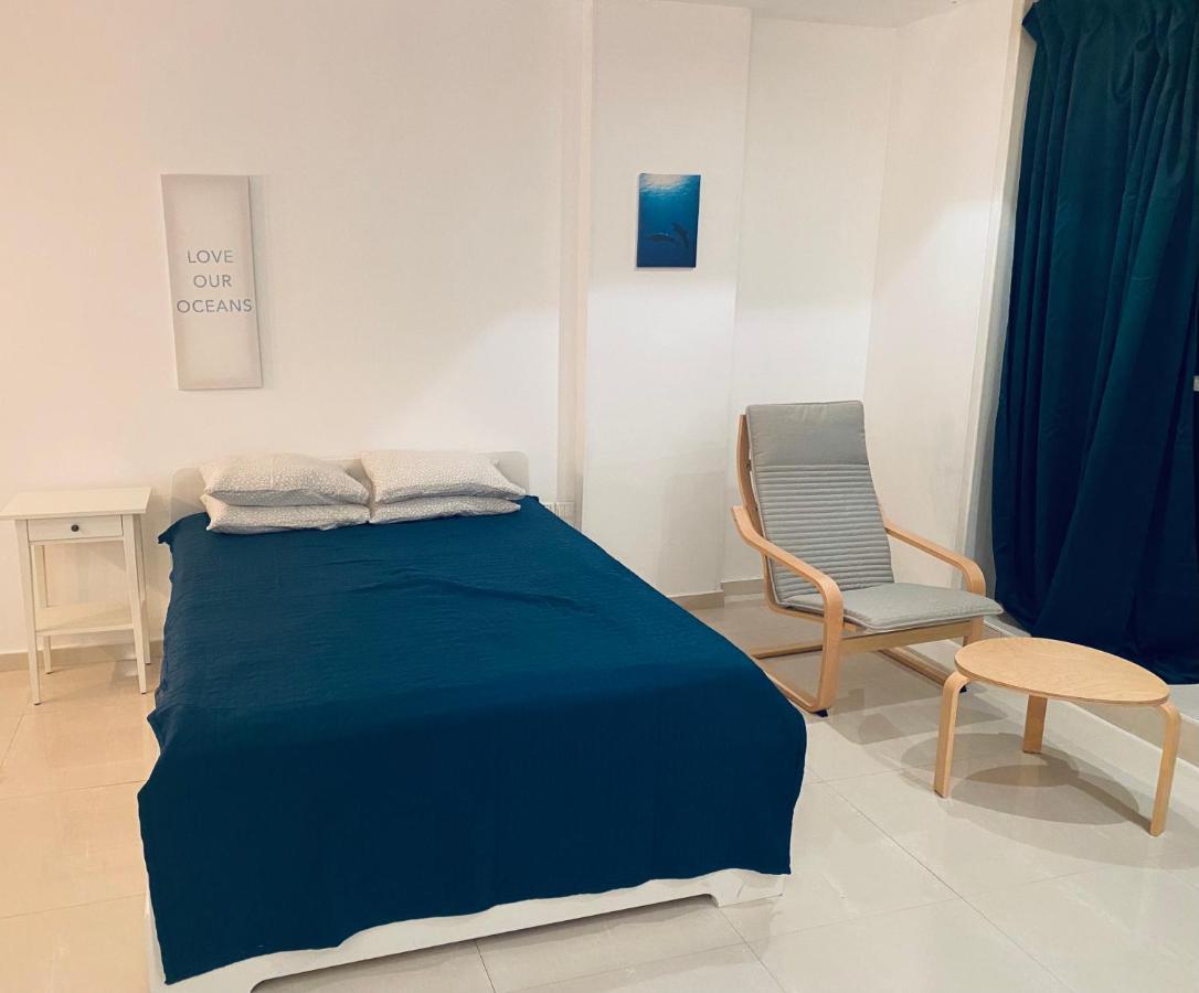 Sunny Sea View Studio Apartment Herzliya Luaran gambar
