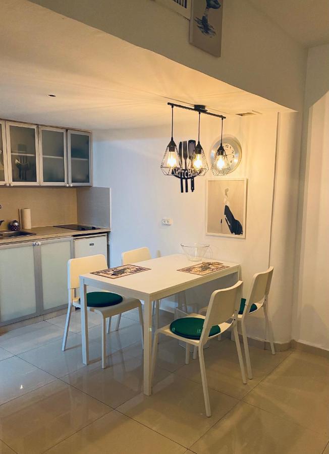 Sunny Sea View Studio Apartment Herzliya Luaran gambar