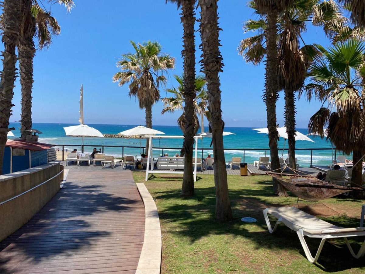 Sunny Sea View Studio Apartment Herzliya Luaran gambar