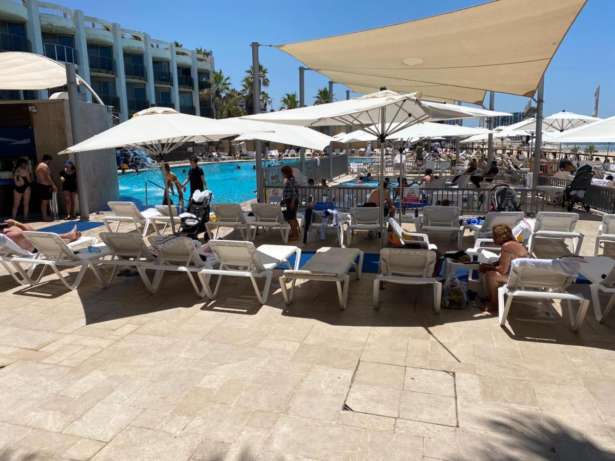 Sunny Sea View Studio Apartment Herzliya Luaran gambar