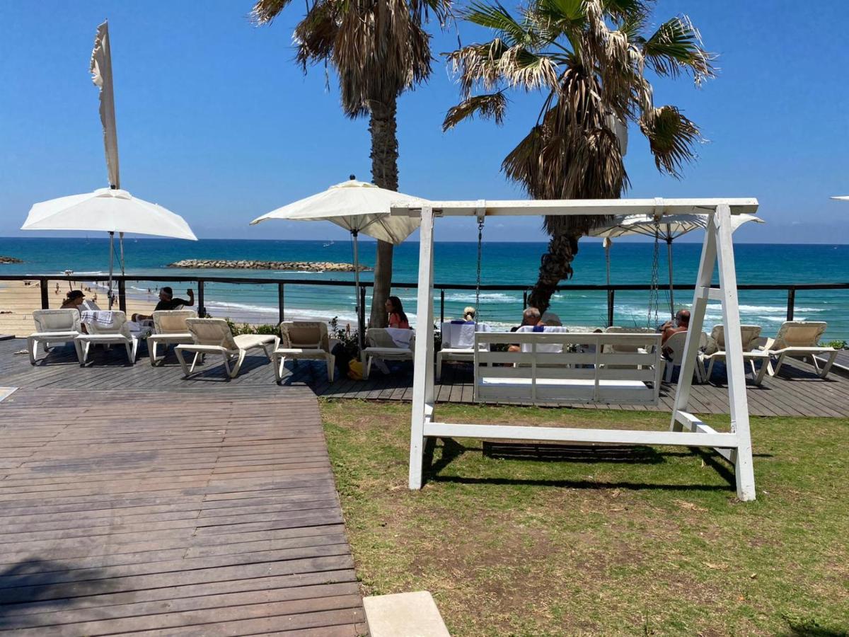 Sunny Sea View Studio Apartment Herzliya Luaran gambar