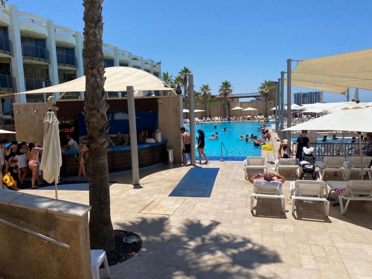 Sunny Sea View Studio Apartment Herzliya Luaran gambar