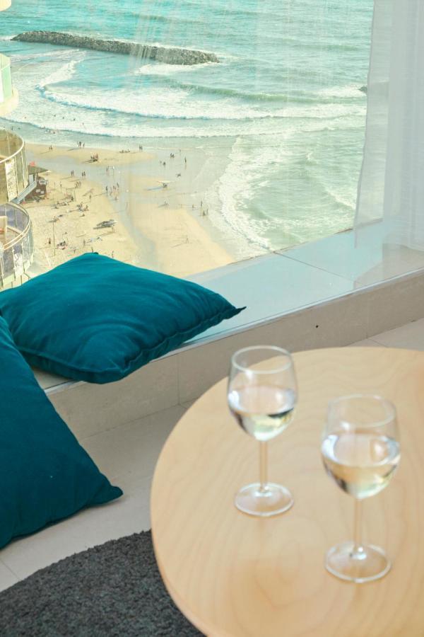 Sunny Sea View Studio Apartment Herzliya Luaran gambar
