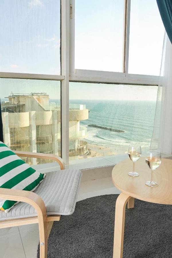 Sunny Sea View Studio Apartment Herzliya Luaran gambar