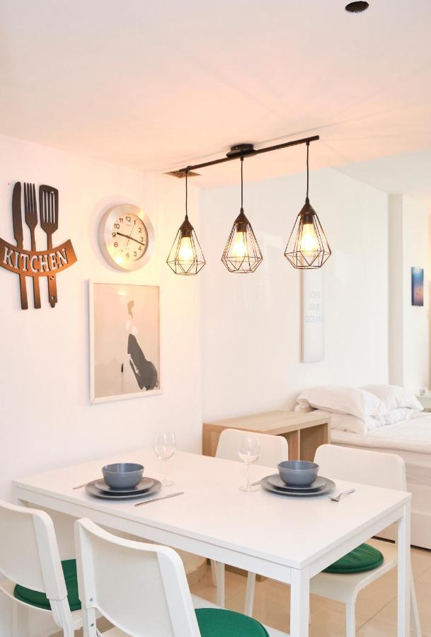 Sunny Sea View Studio Apartment Herzliya Luaran gambar