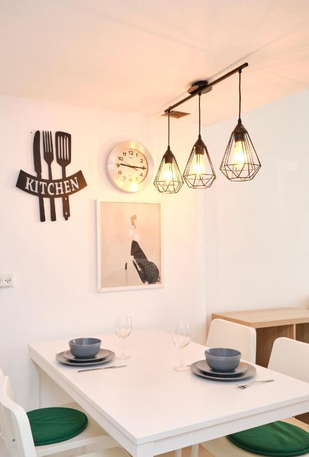Sunny Sea View Studio Apartment Herzliya Luaran gambar