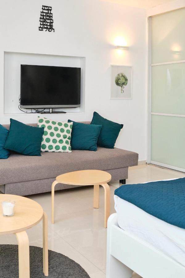 Sunny Sea View Studio Apartment Herzliya Luaran gambar