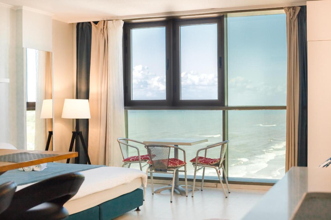 Sunny Sea View Studio Apartment Herzliya Luaran gambar