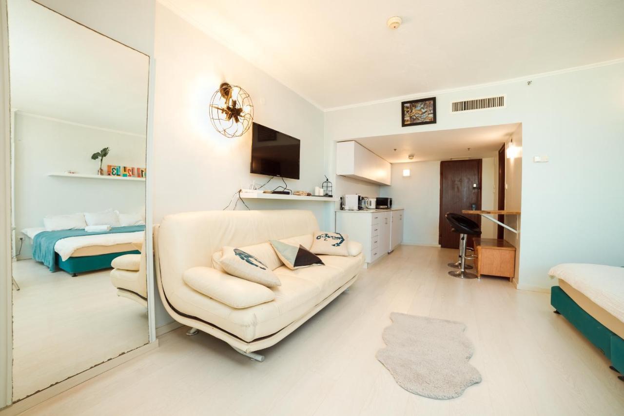 Sunny Sea View Studio Apartment Herzliya Luaran gambar