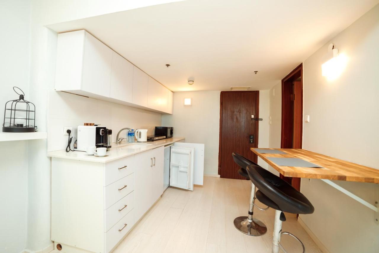 Sunny Sea View Studio Apartment Herzliya Luaran gambar
