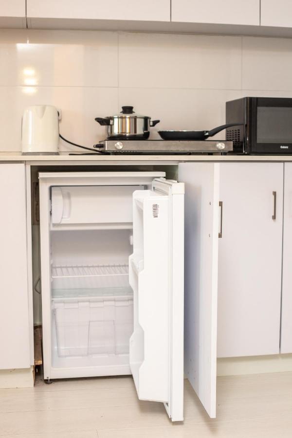 Sunny Sea View Studio Apartment Herzliya Luaran gambar