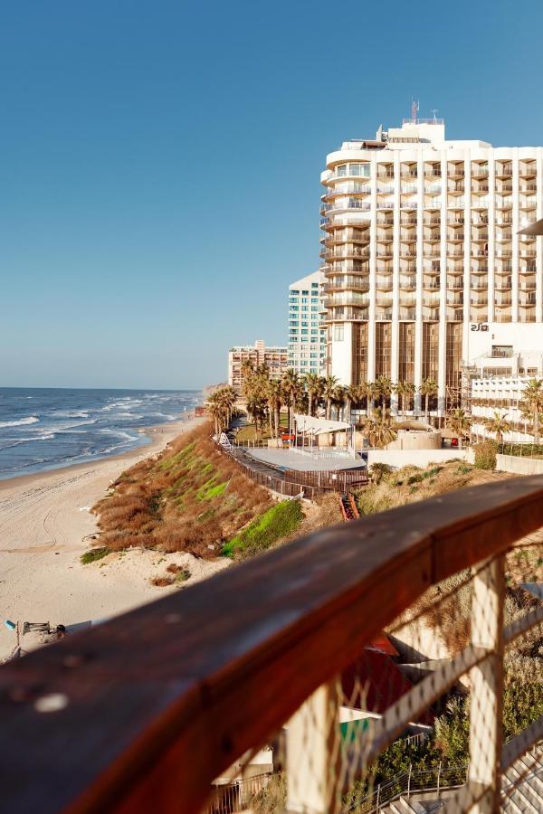 Sunny Sea View Studio Apartment Herzliya Luaran gambar
