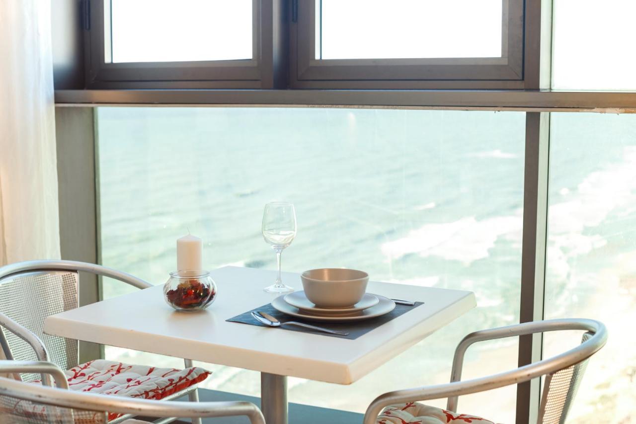 Sunny Sea View Studio Apartment Herzliya Luaran gambar