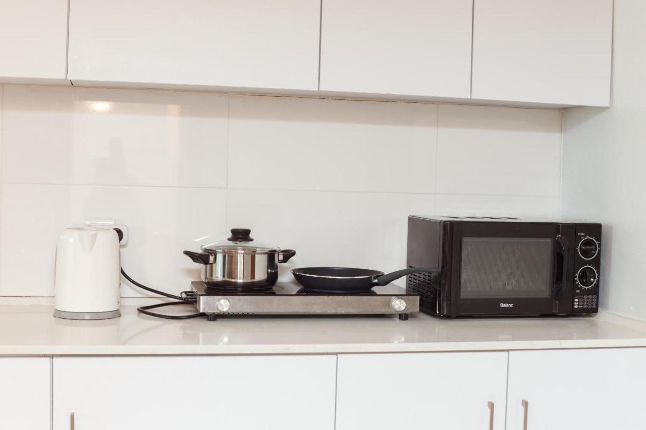 Sunny Sea View Studio Apartment Herzliya Luaran gambar
